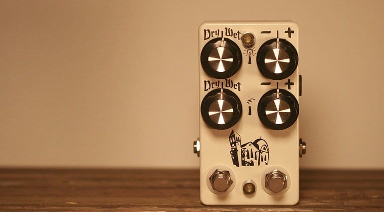 Hungry Robot Pedals - The Monastery octave generator 