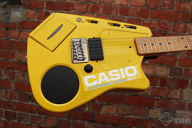 Casio EG-5: The long-forgotten plastic guitar with a built-in 
