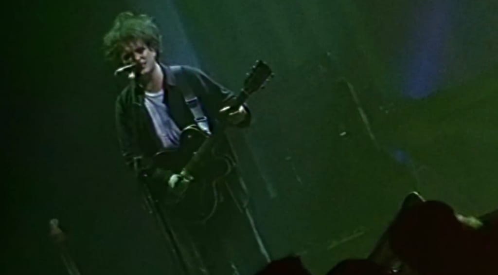 Robert Smith live in 1992 with his Gibson Chet Atkins Country Gentleman