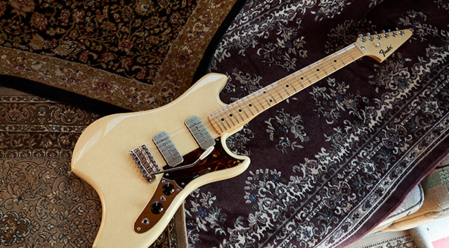 Fender Japan Daiki Tsuneta signature guitar remodels the Swinger 