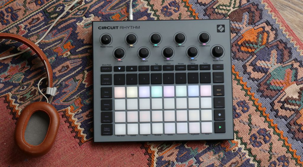 Novation Circuit Rhythm Black : : Musical Instruments