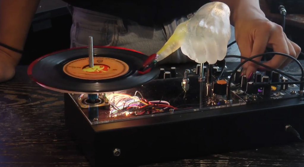 Sampling Turntable Make Noise discontinue the Phonogene tape inspired sampling looping ...
