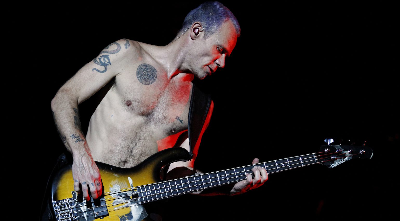 Flea performing with his Modulus bass.