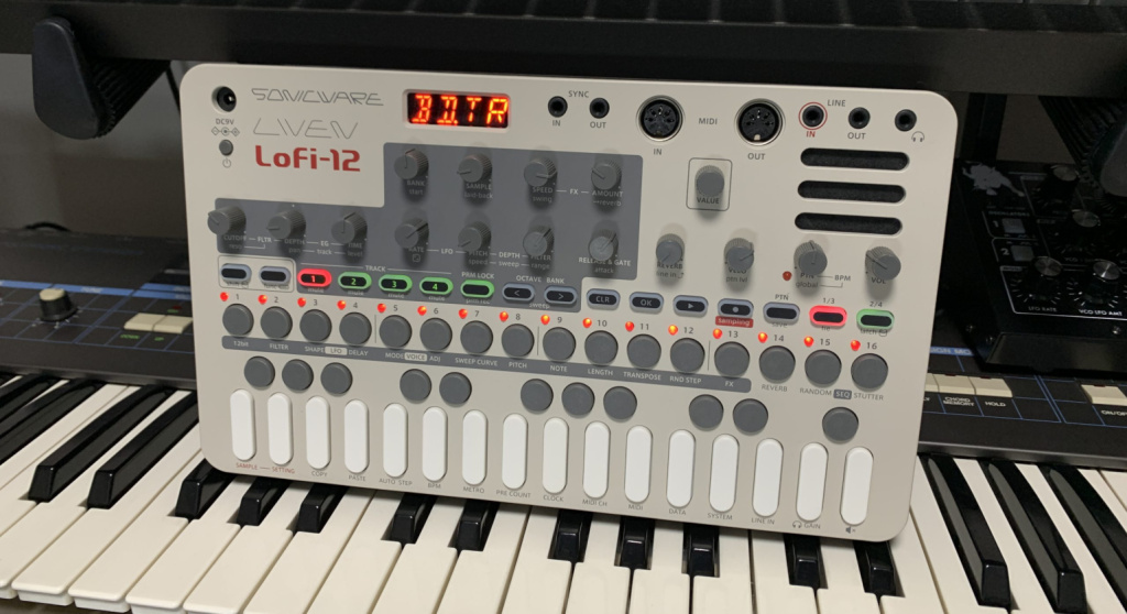 Review: Sonicware Liven Lofi-12 - Lofi Hip-Hop Hardware Sampling ...