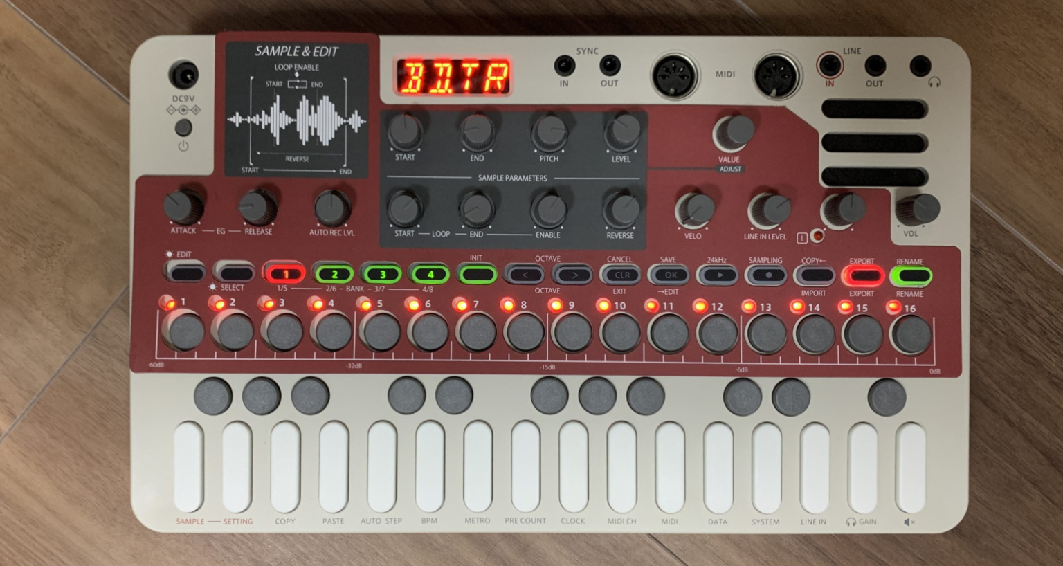 Review Sonicware Liven Lofi12 Lofi HipHop Hardware Sampling