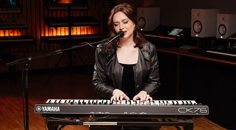 yamaha-ck76-lifestyle-3