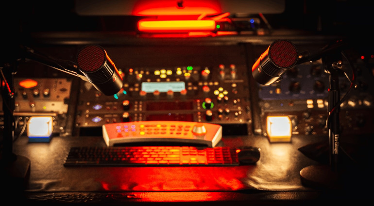 SM7B Alternatives: The Best Broadcast Dynamic Mics