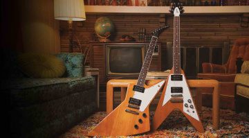 Gibson 70s Flying V and Explorer Antique Natural
