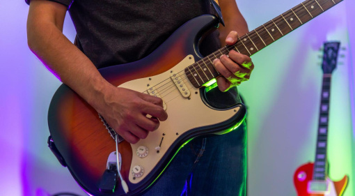 Improvisation Tips for Electric Guitar: Steps for Better Solos