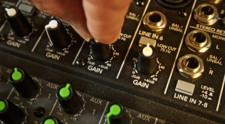 Micro Gain One Microphone Gain Explained: How To Set Your Microphone Level - gearnews.com