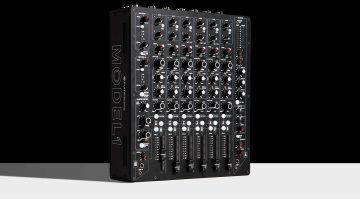 PlayDifferently Model 1 hybrid dj