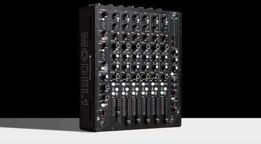 PlayDifferently Model 1 hybrid dj