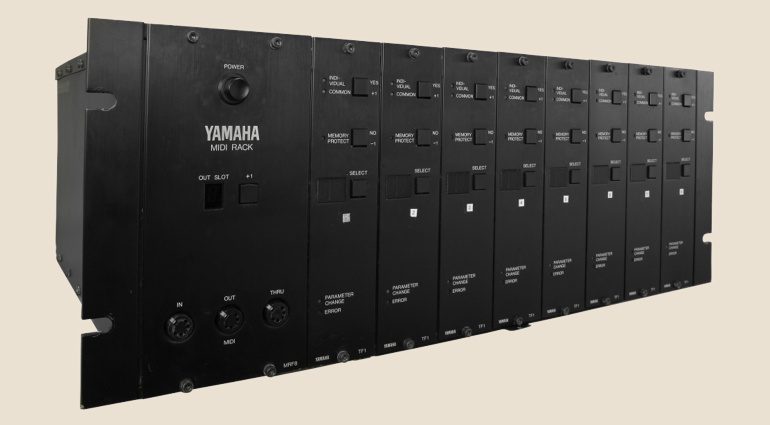 Yamaha TX816