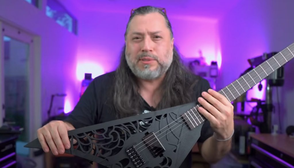 3D Printed Guitar with Impossible Geometry 