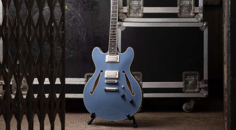 D'Angelico Semi-Hollow Excel: Now 75 % off while stocks last!