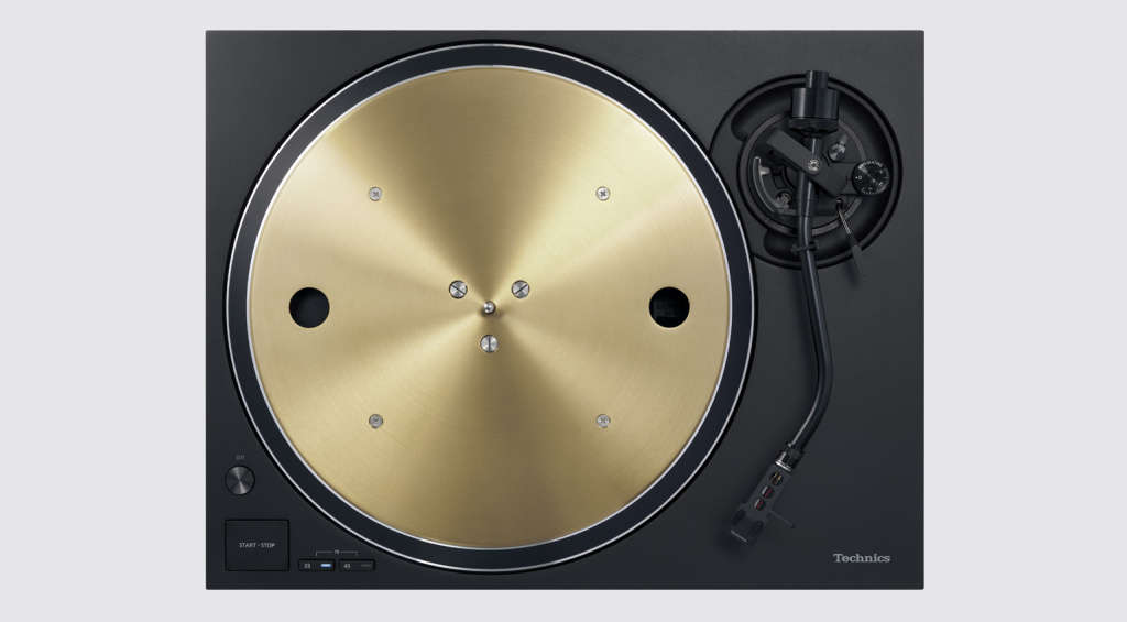 The SL-1300G's tonearm is once again S-shaped.