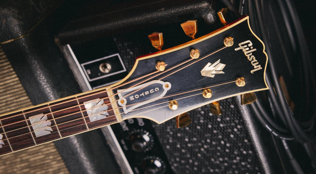 Classic SJ-200 headstock