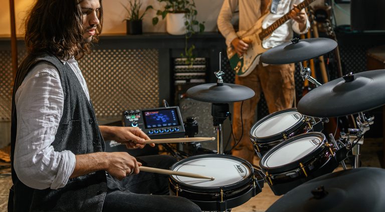 Alesis Strata Core: All The Power, Less of The Bulk - gearnews.com
