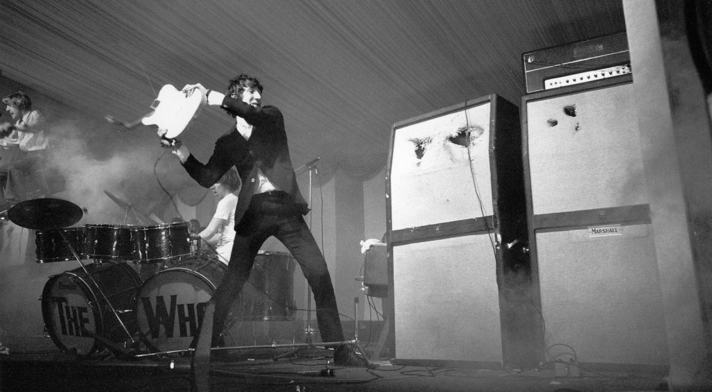 Pete Townshend doing his thing