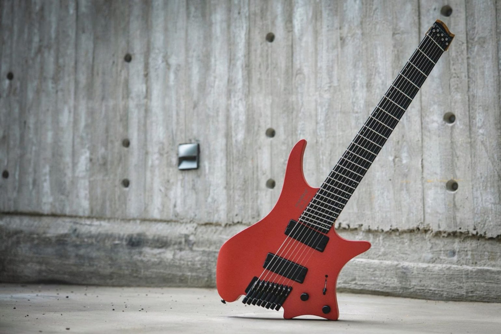 Boden Metal: Strandberg Black Granite & Blood Red