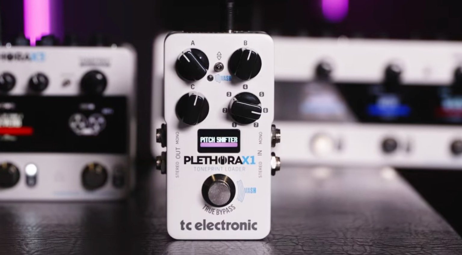 Tc electronic plethora x1 toneprint stompbox with 14 legendary guitar