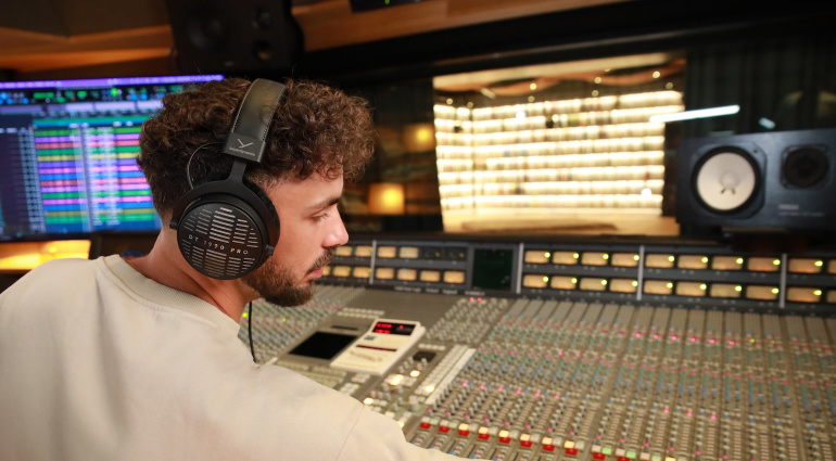 Mixing on Headphones: Myth or Masterplan?