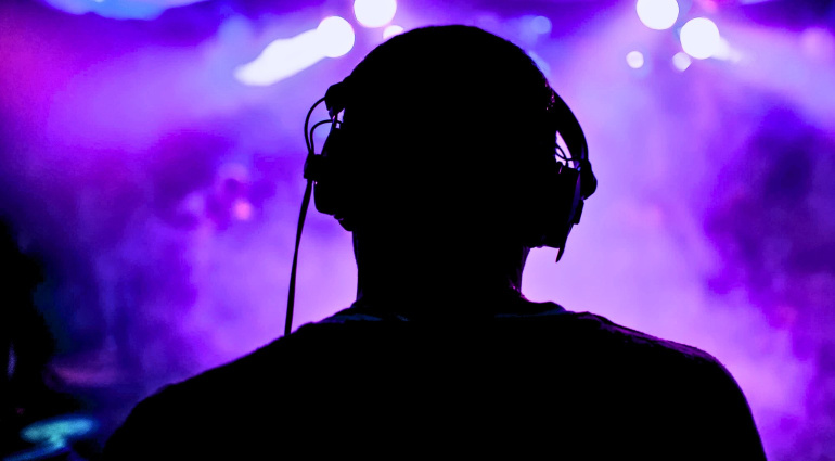 DJ Headphones for the Perfect Sound in the Club: Here's What to Look for!