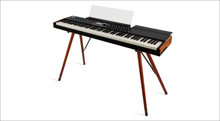 Arturia Keylab 88 Mk.3 Black on Legs