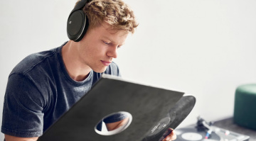 Sennheiser HD 550: The Latest in Headphone Technology for Music and Gaming