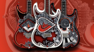 Guitar Journal: Fender Deals the Deck O’ Cards Stratocaster