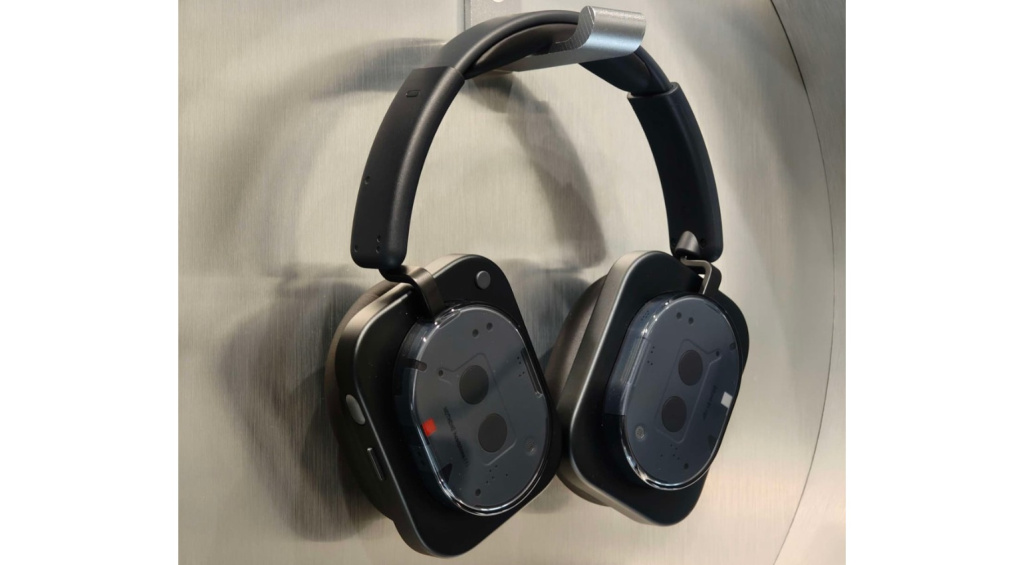 nothing Headphone 1 in black