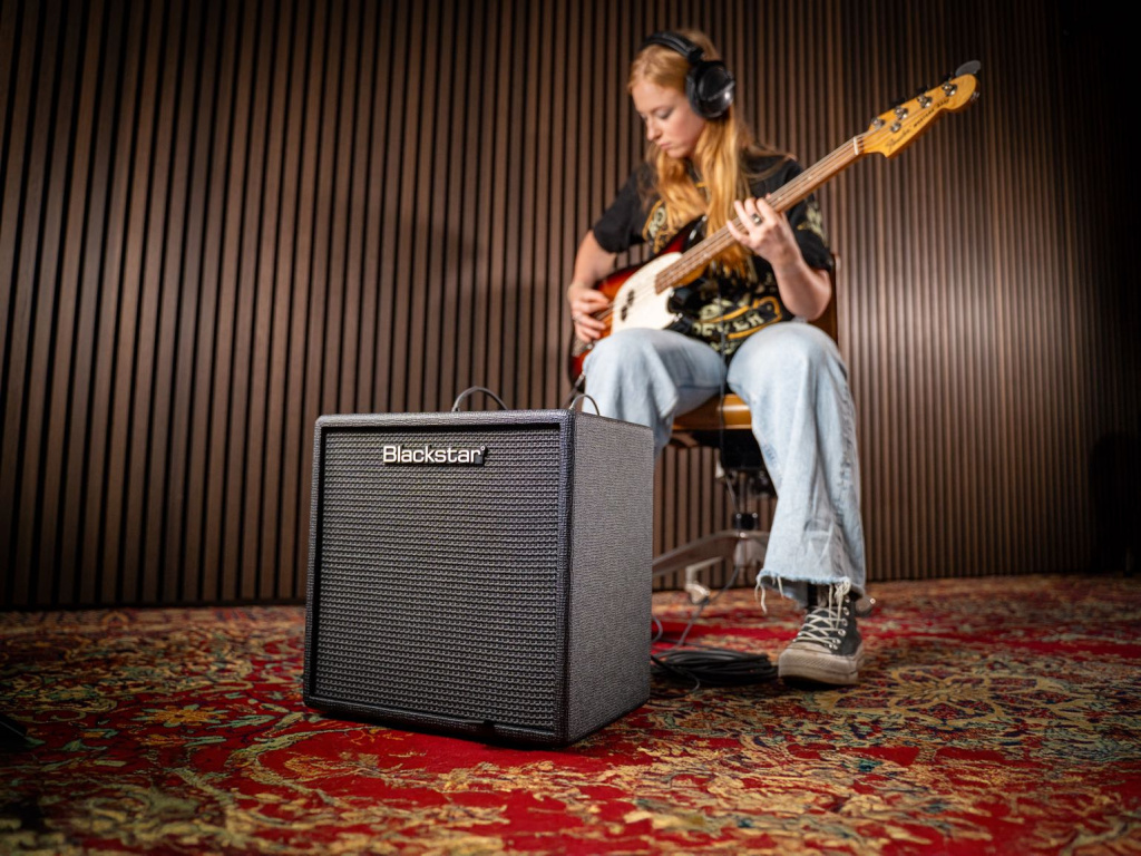 Debut Bass 25 · Fuente: Blackstar  