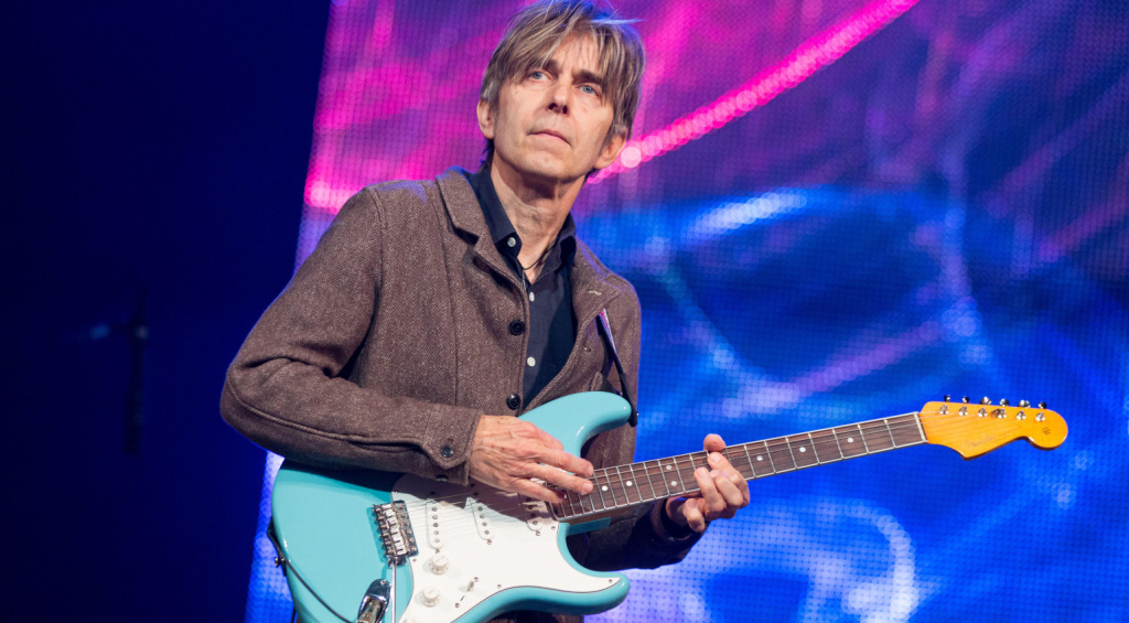 Eric Johnson's Gear: Never without a Strat!