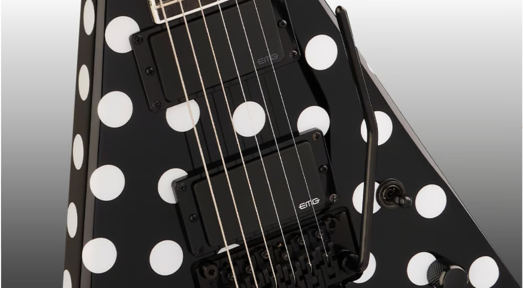 Pastillas EMG y vibrato encastrado - Fuente: Jackson