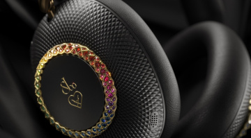 LOEWE NOIR RAINBOW & ICE DIAMOND: The Headphones That Costs Way More Than Your Studio - €100,000!