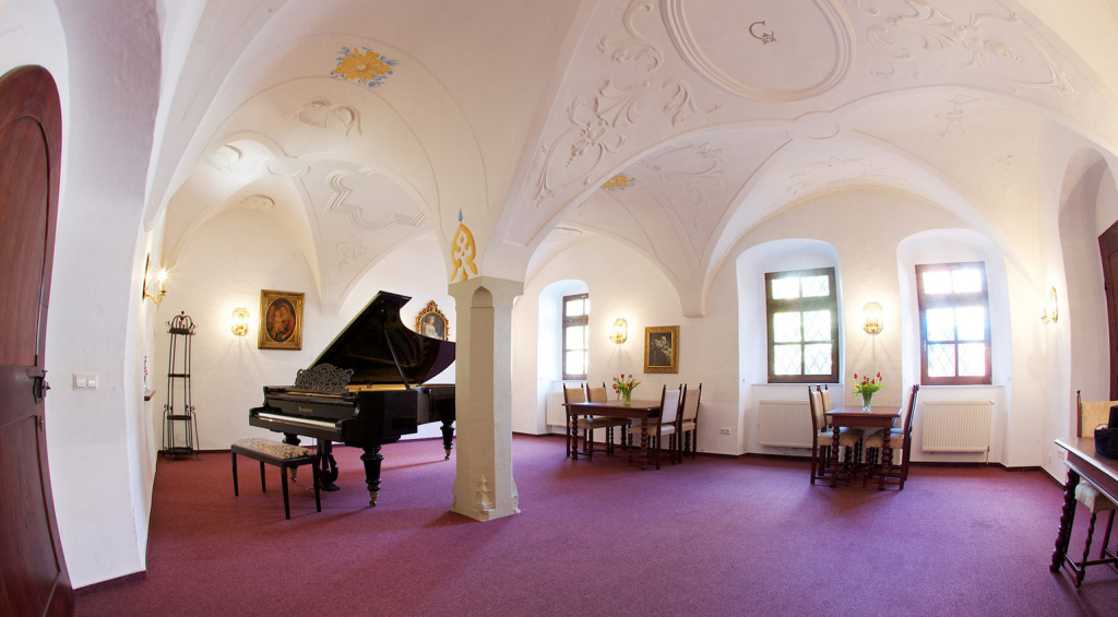 Castle Studios For Sale: Bösendorfer piano