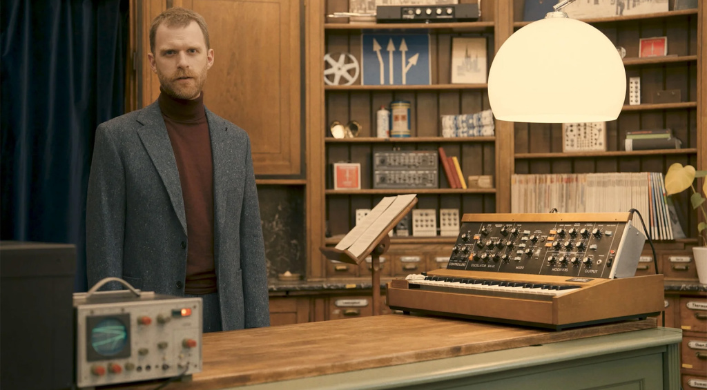 synthesizing with moog 1