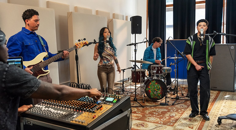 Understanding and Reducing Noise Floor for Recording and Live Sound