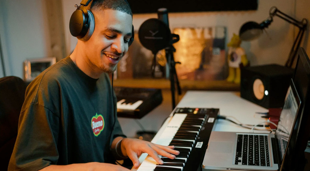 beyerdynamic DT 700 PRO X