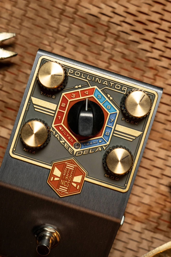 Beetronics Pollinator Hazee Delay Pedal