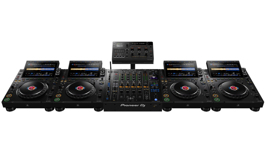 AlphaTheta DJ setup with RMX-IGNITE