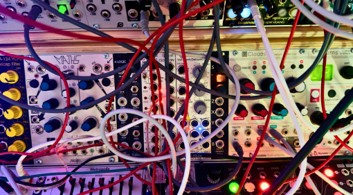 Eurorack in Techno 2026: Why Does a Modular System Belong in a Modern Techno Setup?