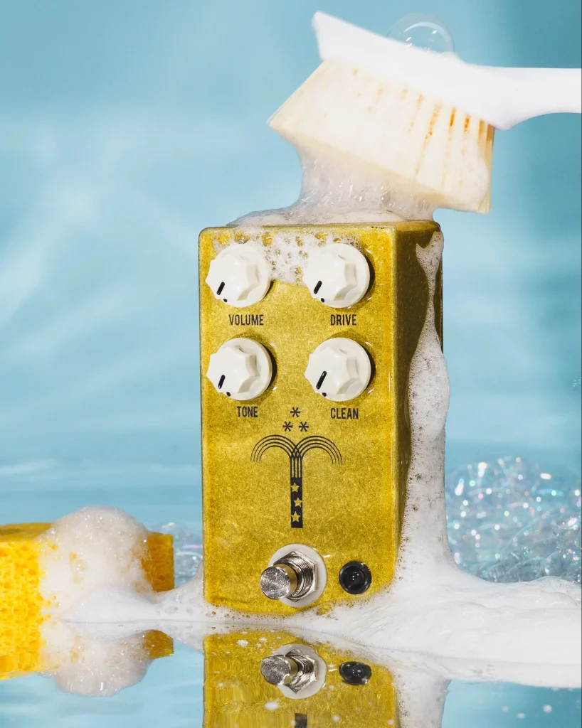 Overdrive super limpio, o boost limpio · Fuente: JHS Pedals