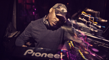 Techno Legends Use This Gear: Robert Hood and the Discipline of the TR-909