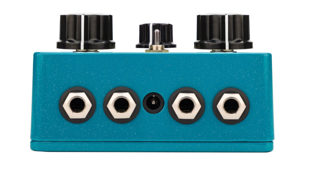 Conexiones estéreo en el Towers · Fuente: EarthQuaker Devices