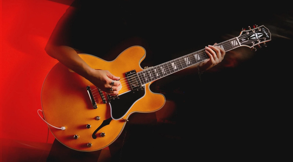 Epiphone_Futura_ES