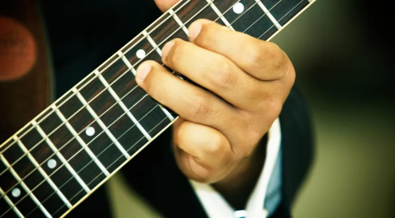 Open String Guitar Riffs: 5 Easy Hooks for Beginners