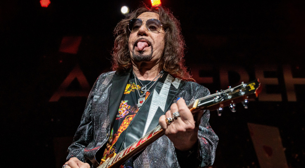 Ace Frehley with a Les Paul