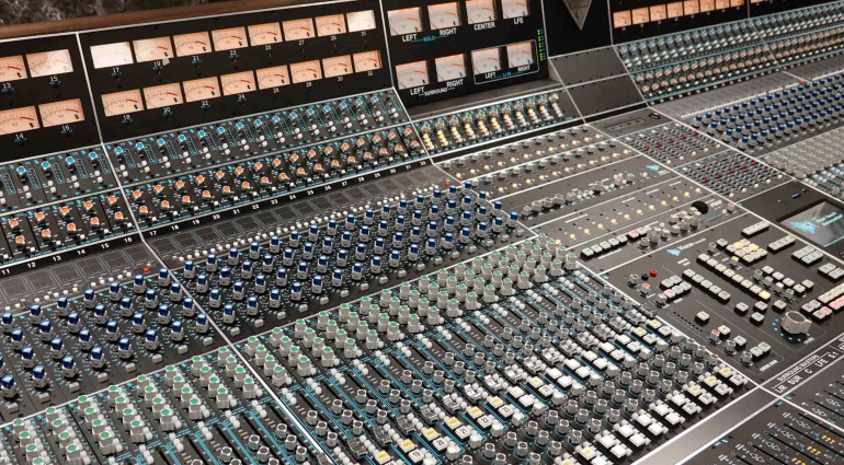 API Vision Plus: The Ideal Immersive Mixing Console - gearnews.com