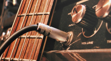 DI vs Mic Recording: When to Use Each Method and Why